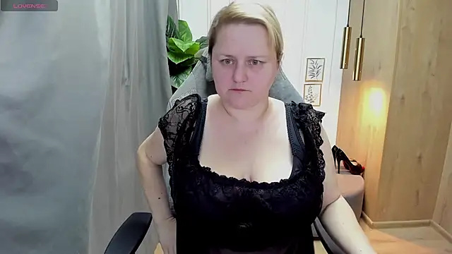 ScarlettSoft online show from March 3, 2025, 9:13 am