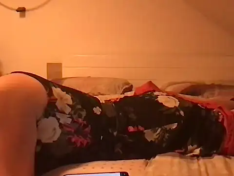 Snapshot of Moistdevil chatting on January 6, 2025, 9:54 pm Moistdevil online show from January 6, 2025, 9:54 pm