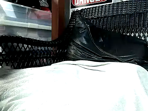 HungHawaiian808xh online show from September 18, 2025, 8:39 am