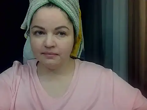 cute  cherry online show from February 1, 2026, 7:01 pm