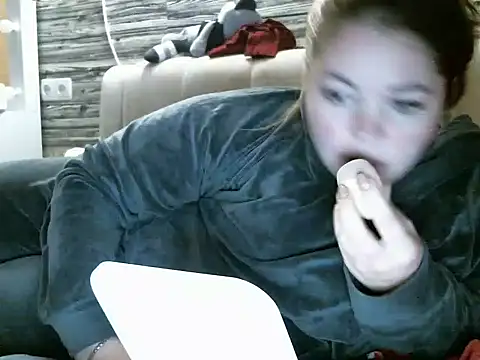 cute  cherry online show from March 11, 2025, 6:19 pm