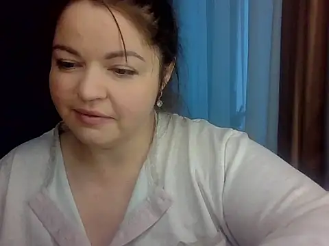 cute  cherry online show from January 10, 2026, 12:33 pm