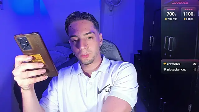 Alex smith00 online show from October 2, 2025, 11:52 pm