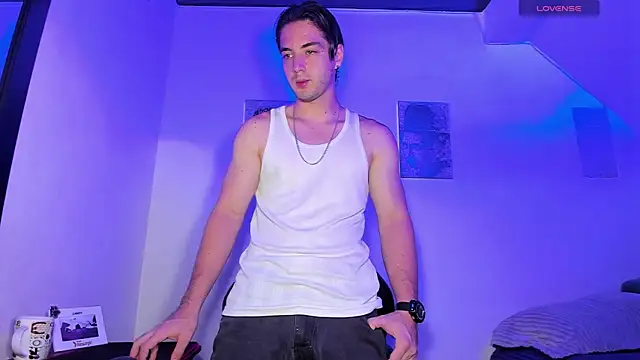 Alex smith00 online show from September 27, 2025, 8:59 pm