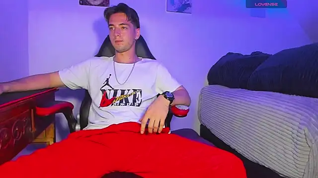 Alex smith00 online show from February 27, 2025, 1:30 am