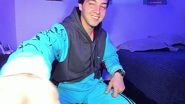 Alex smith00 online show from September 18, 2025, 2:03 am