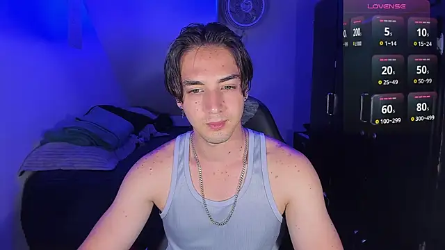 Alex smith00 online show from September 18, 2025, 7:28 pm