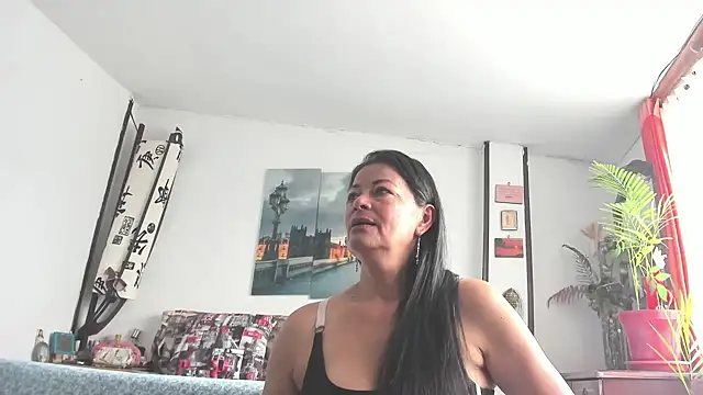 ana mature  online show from September 23, 2025, 4:25 pm