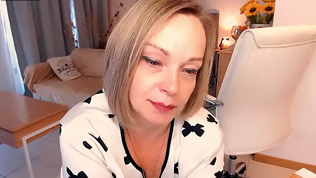 Tilly Eliot online show from March 15, 2026, 8:16 pm