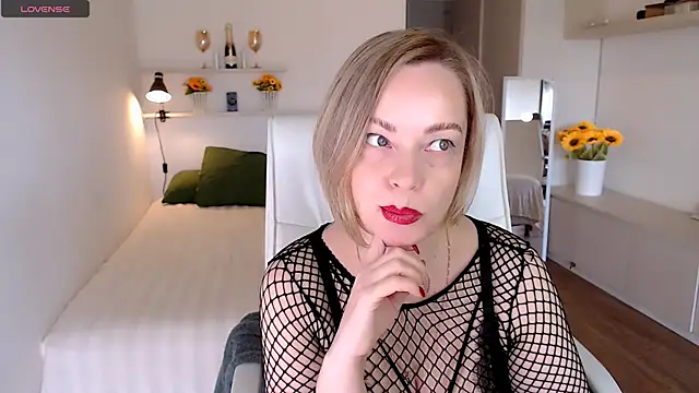 Tilly Eliot online show from September 16, 2025, 7:59 pm