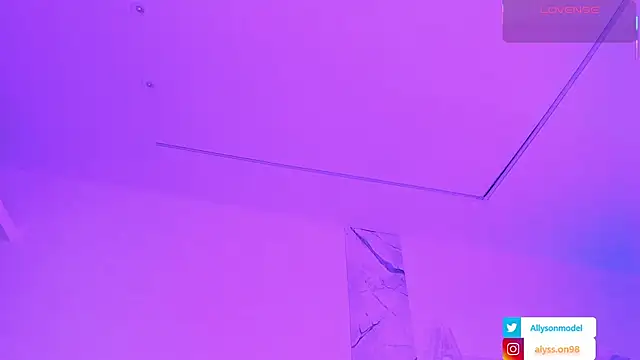 alysson 18 online show from May 30, 2026, 2:12 pm