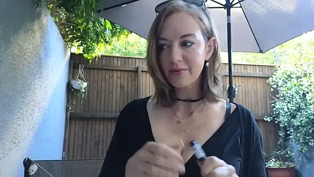 TopsyWilde online show from October 28, 2025, 6:45 am