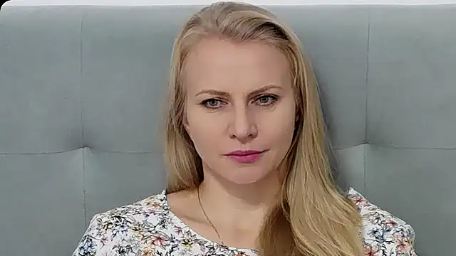 K  Adrienne online show from October 27, 2025, 6:14 am