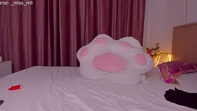 MaaryM online show from October 26, 2025, 8:09 pm