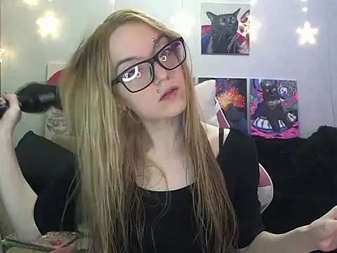 SecretSophia online show from November 7, 2025, 4:22 pm