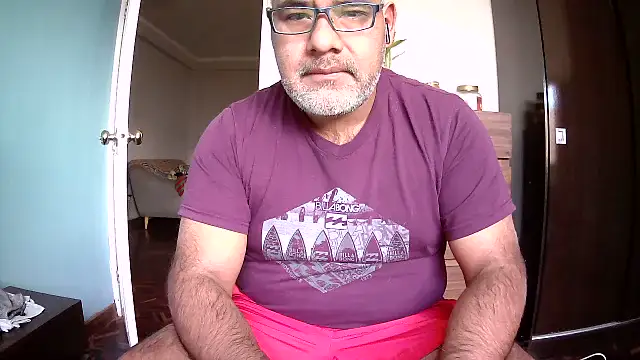 Snapshot of PhillDrake11 chatting on May 28, 2026, 4:24 pm PhillDrake11 online show from May 28, 2026, 4:24 pm