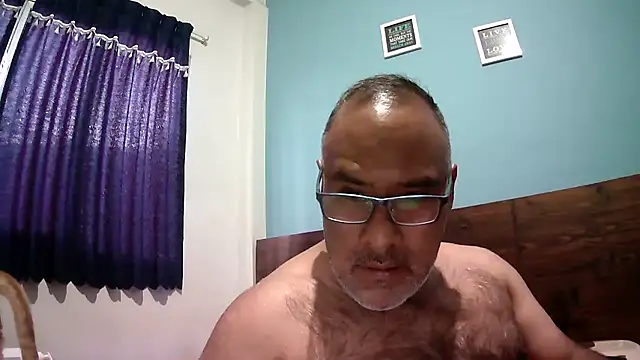 PhillDrake11 online show from November 30, 2025, 9:37 pm