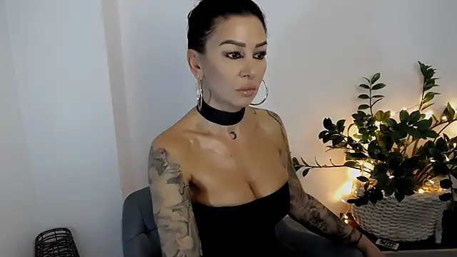 Xentthia online show from October 7, 2025, 2:51 pm