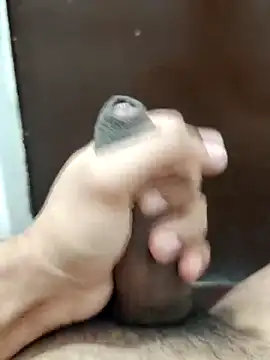 Snapshot of Deluxe_dick chatting on February 17, 2026, 12:35 pm Deluxe dick online show from February 17, 2026, 12:35 pm