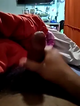 Gerardo31017 online show from September 24, 2025, 5:25 am