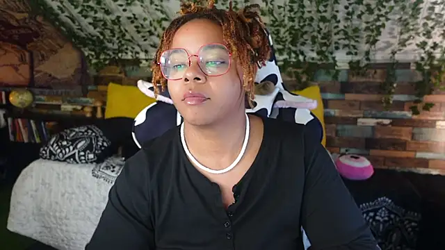 -khayaparker online show from September 8, 2025, 3:44 pm