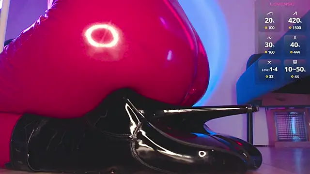 Snapshot of auroralatexprincess chatting on February 6, 2025, 9:28 pm auroralatexprincess online show from February 6, 2025, 9:28 pm