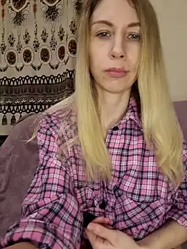 MissisMilk online show from January 28, 2025, 8:47 pm