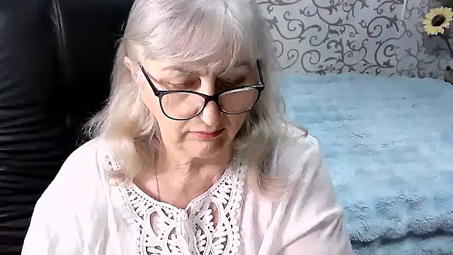 LolkaAlyss online show from September 18, 2025, 6:22 pm