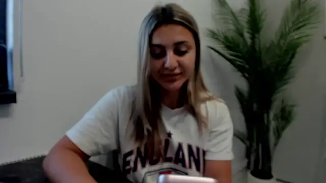 Snapshot of NicolePlay chatting on May 30, 2026, 3:24 am NicolePlay online show from May 30, 2026, 3:24 am