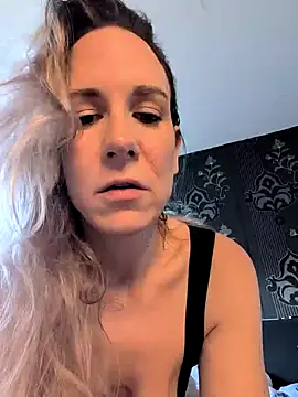 NaomiAndFriends online show from December 7, 2024, 11:23 am