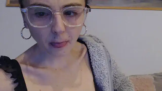 Snapshot of cleophee chatting on February 3, 2026, 7:02 am cleophee online show from February 3, 2026, 7:02 am