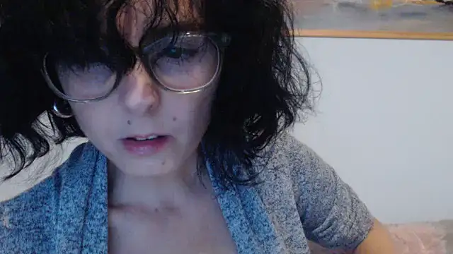 Snapshot of cleophee chatting on November 16, 2025, 7:57 am cleophee online show from November 16, 2025, 7:57 am