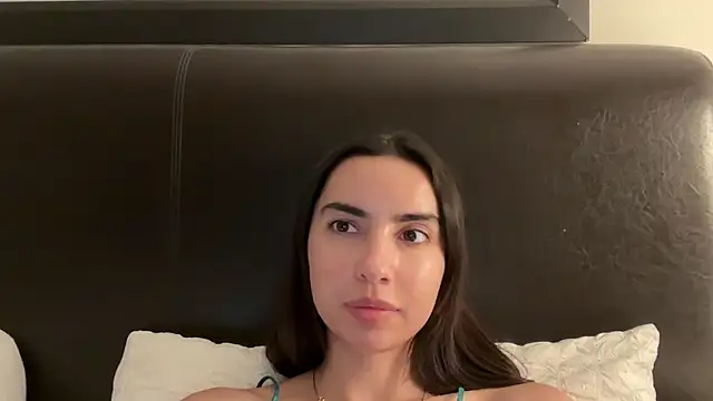 everybody loves pussy online show from January 1, 2025, 10:35 pm