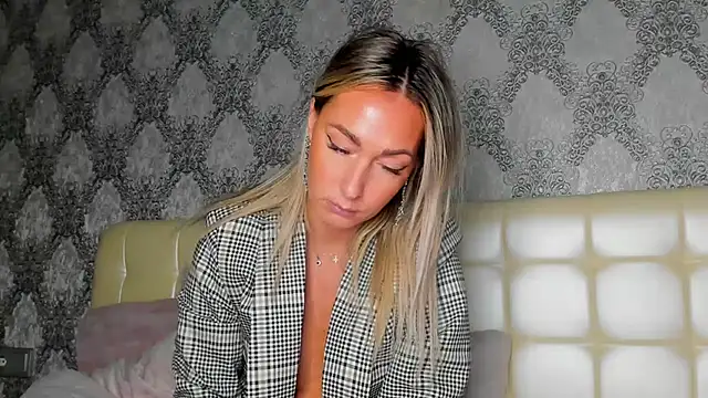 StarryHanna online show from January 11, 2026, 11:55 pm