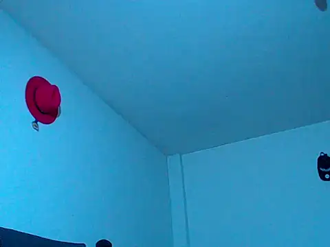 MARIANAWEED online show from October 8, 2025, 10:10 pm