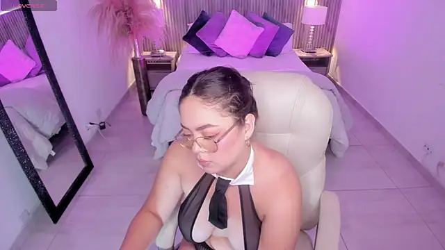 emmy walker online show from November 9, 2025, 11:25 am