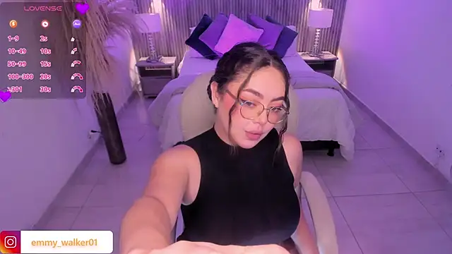 emmy walker online show from November 5, 2025, 11:02 am