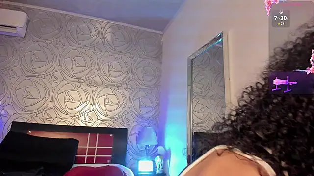 Snapshot of vennus1_ chatting on November 12, 2025, 5:11 am vennus1 online show from November 12, 2025, 5:11 am