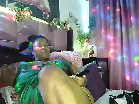 Snapshot of IndianDelia chatting on February 21, 2026, 7:27 pm IndianDelia online show from February 21, 2026, 7:27 pm