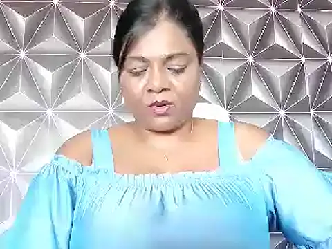 Snapshot of IndianDelia chatting on February 1, 2026, 10:24 am IndianDelia online show from February 1, 2026, 10:24 am