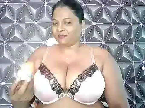 Snapshot of IndianDelia chatting on February 7, 2026, 6:54 am IndianDelia online show from February 7, 2026, 6:54 am