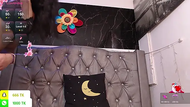 Snapshot of LAILAGUMMY chatting on February 2, 2026, 2:27 pm LAILAGUMMY online show from February 2, 2026, 2:27 pm