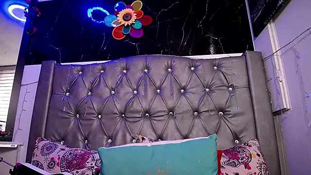 LAILAGUMMY online show from March 12, 2025, 3:51 pm