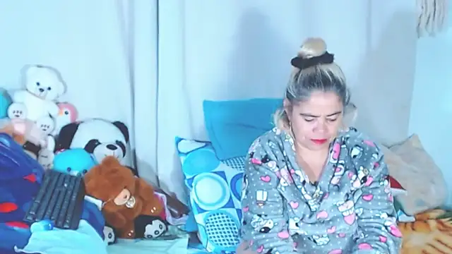 estrellita fugaz16x online show from September 27, 2025, 3:23 am