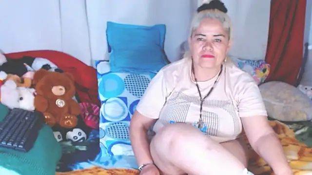 estrellita fugaz16x online show from November 28, 2025, 3:28 am