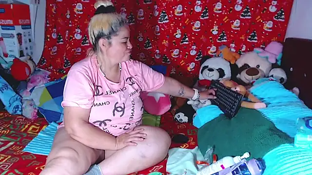Snapshot of estrellita_fugaz16x chatting on May 17, 2026, 12:05 pm estrellita fugaz16x online show from May 17, 2026, 12:05 pm