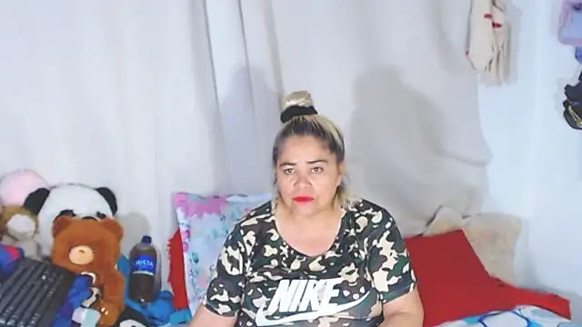 estrellita fugaz16x online show from September 10, 2025, 4:00 am