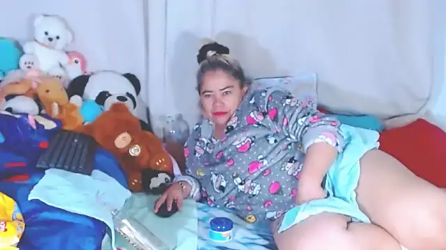 estrellita fugaz16x online show from September 19, 2025, 3:32 am