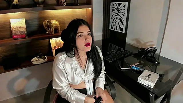 Maddysex  online show from November 27, 2025, 11:43 am