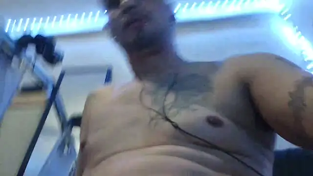 Snapshot of leonar0101 chatting on December 9, 2024, 8:44 am leonar0101 online show from December 9, 2024, 8:44 am